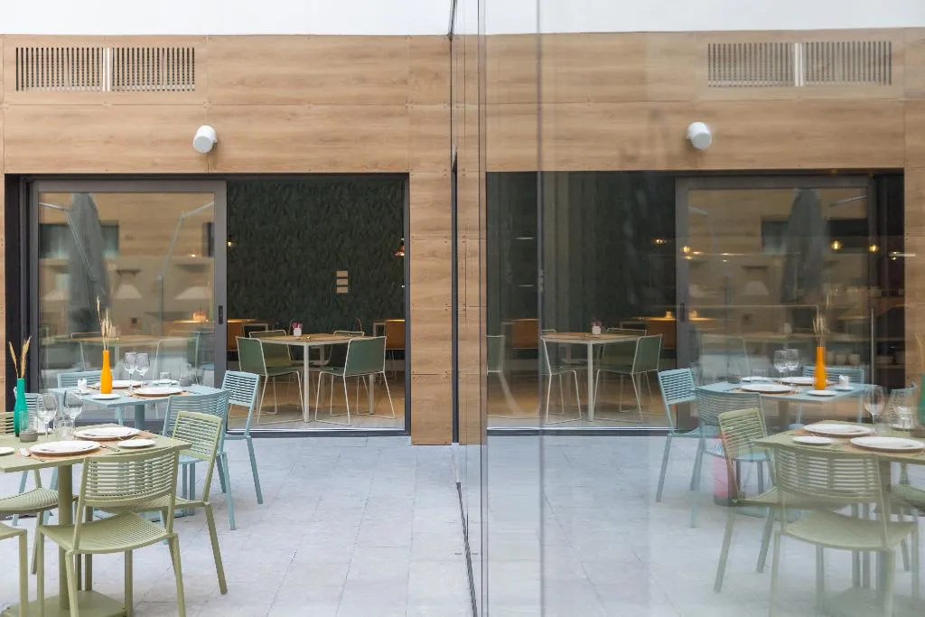 Restaurant, Macia Sevilla Kubb, Seville