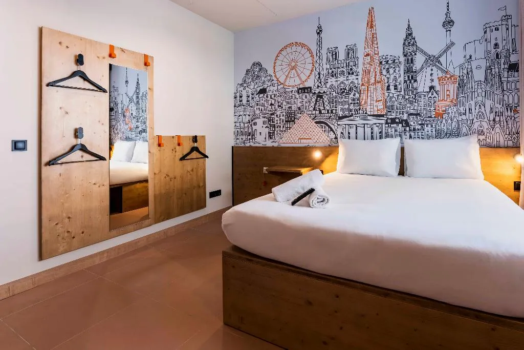 DOUBLE Accessible Room, easyHotel Madrid Alcala, Madrid