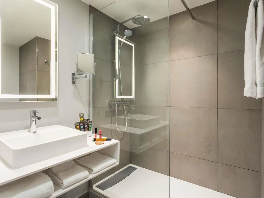 DOUBLE PREMIUM Room, Novotel Madrid Feria and Airport, Madrid
