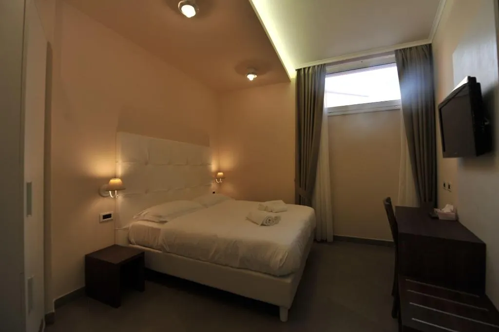 Room, Villa Zaccardi, Rome