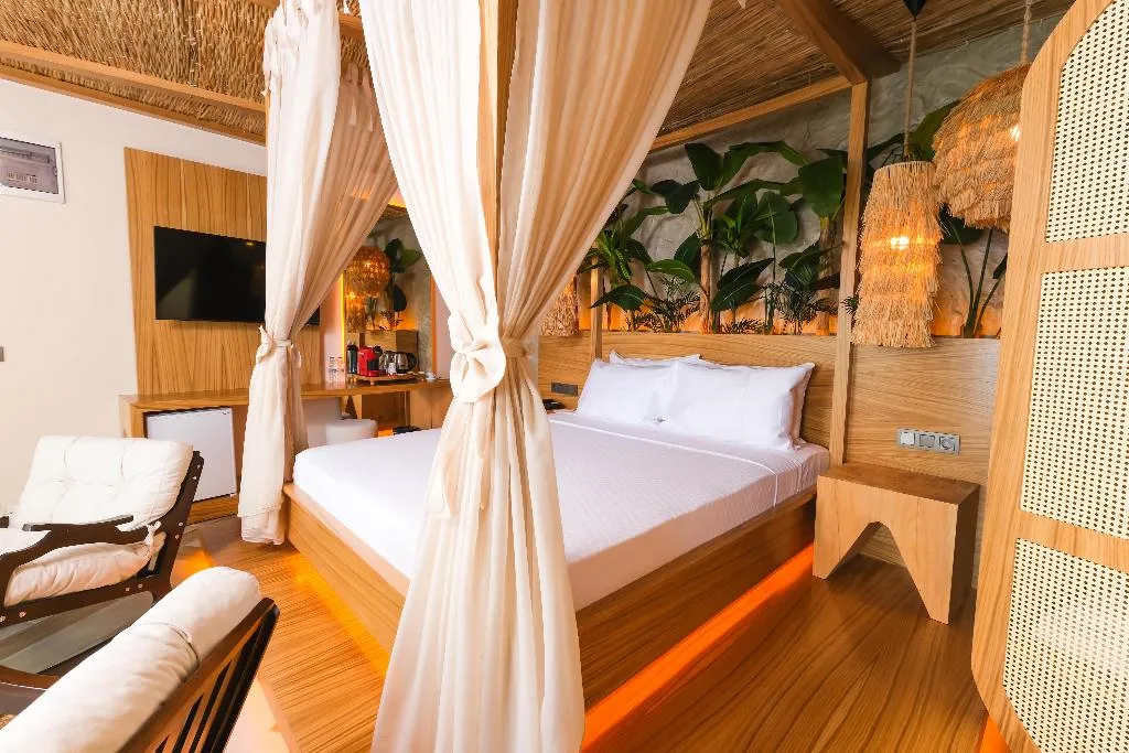 SUITE WITH JACUZZI WITH VIEWS Room, Bilem Hotel Beach & Spa, Antalya