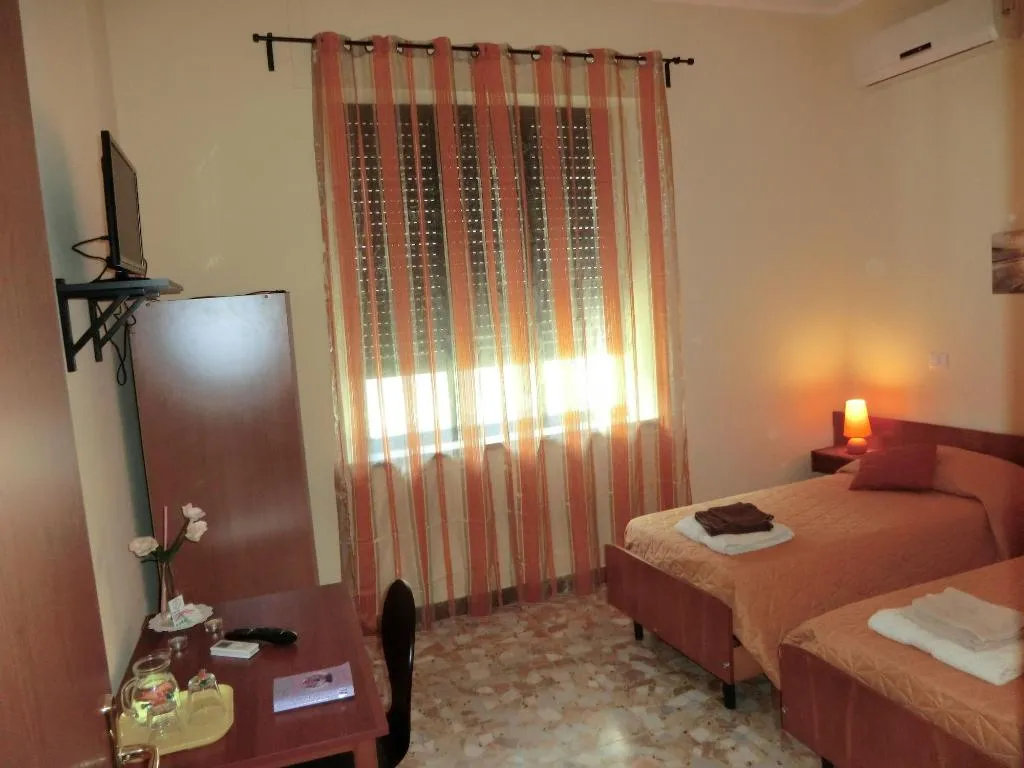Room, B&B Casa Mia, Taormina