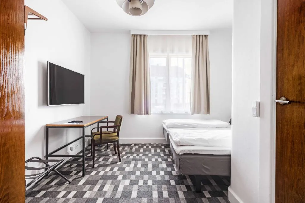 TWIN STANDARD Room, Hotel Astoria BW Signature Collection, Copenhagen