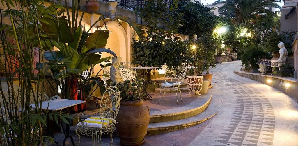 Terrace, Emona Aquaeductus, Naples