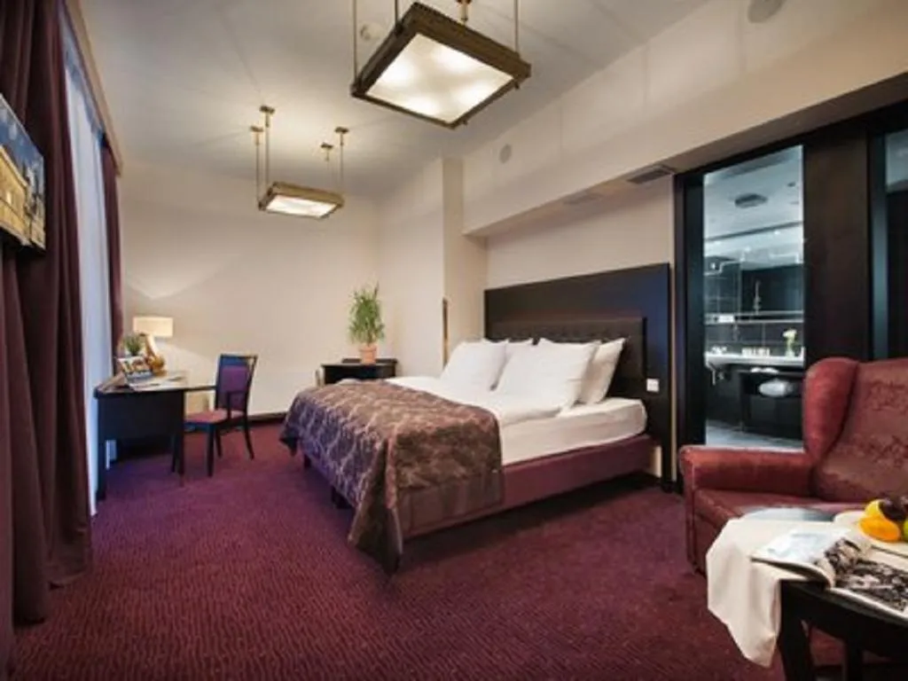 JUNIOR SUITE WITH TERRACE Room, EA Hotel Royal Esprit, Prague