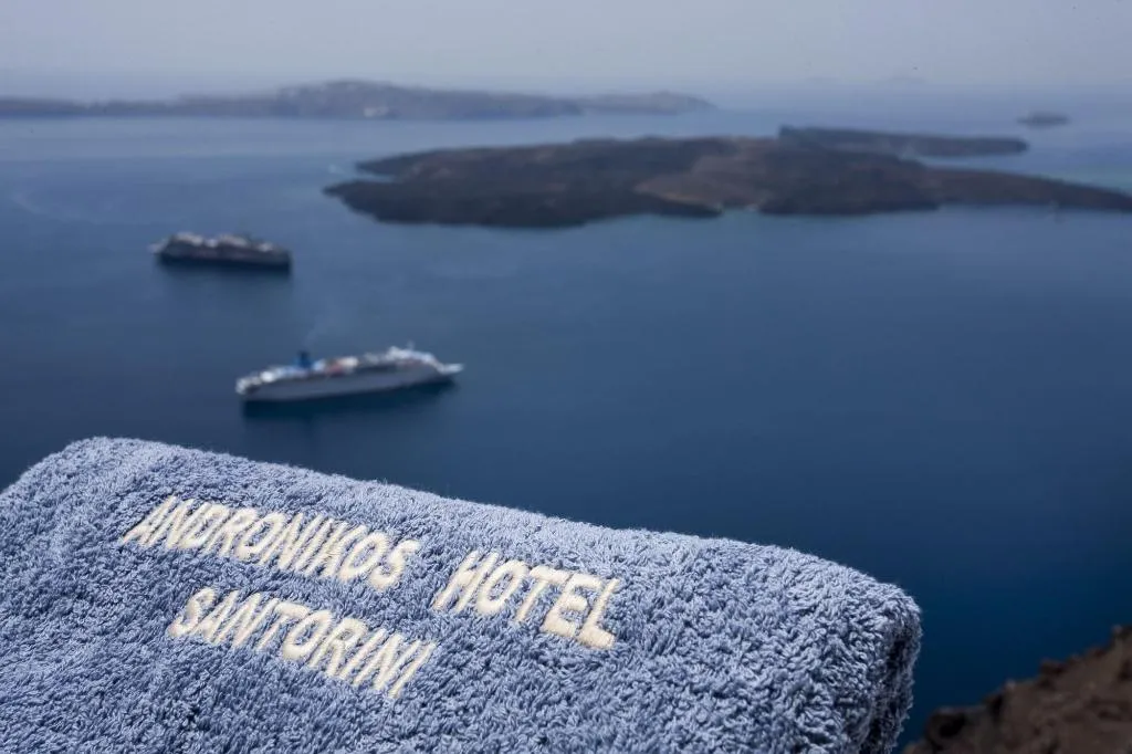 Sports and Entertainment, Andronikos Santorini, Santorini