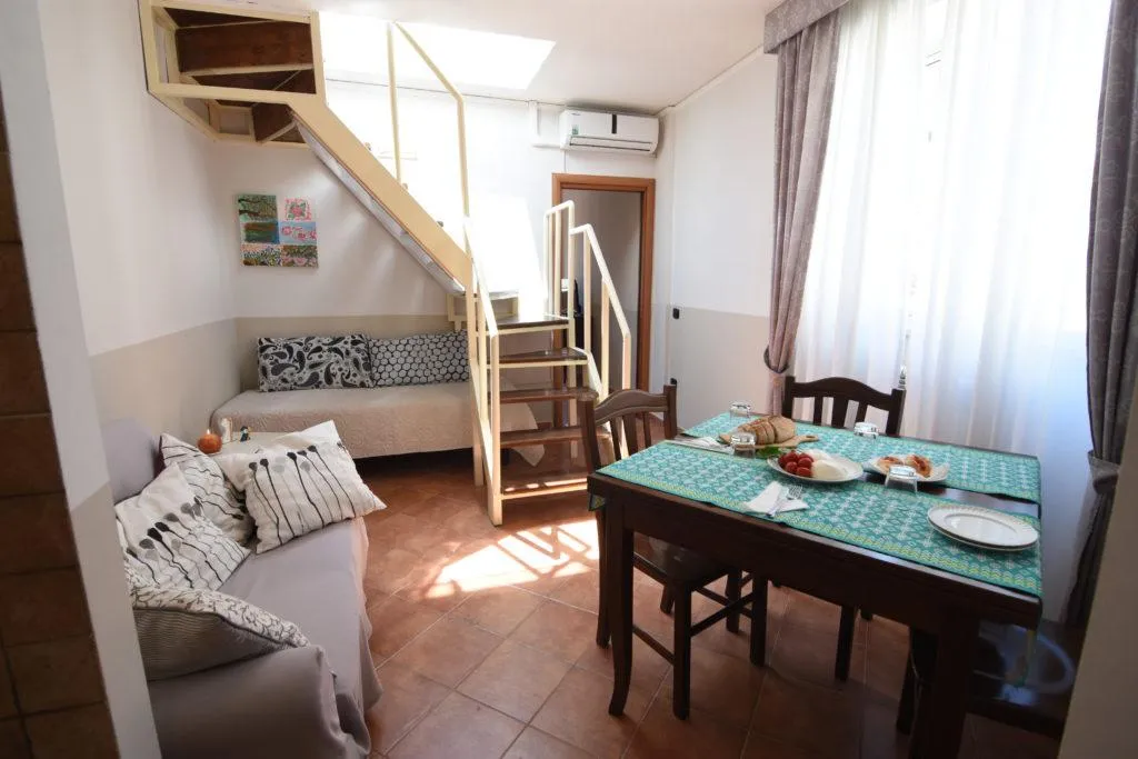 APARTMENT SEA VIEW WITH TERRACE Room, Case Così Apartments Napoli, Naples