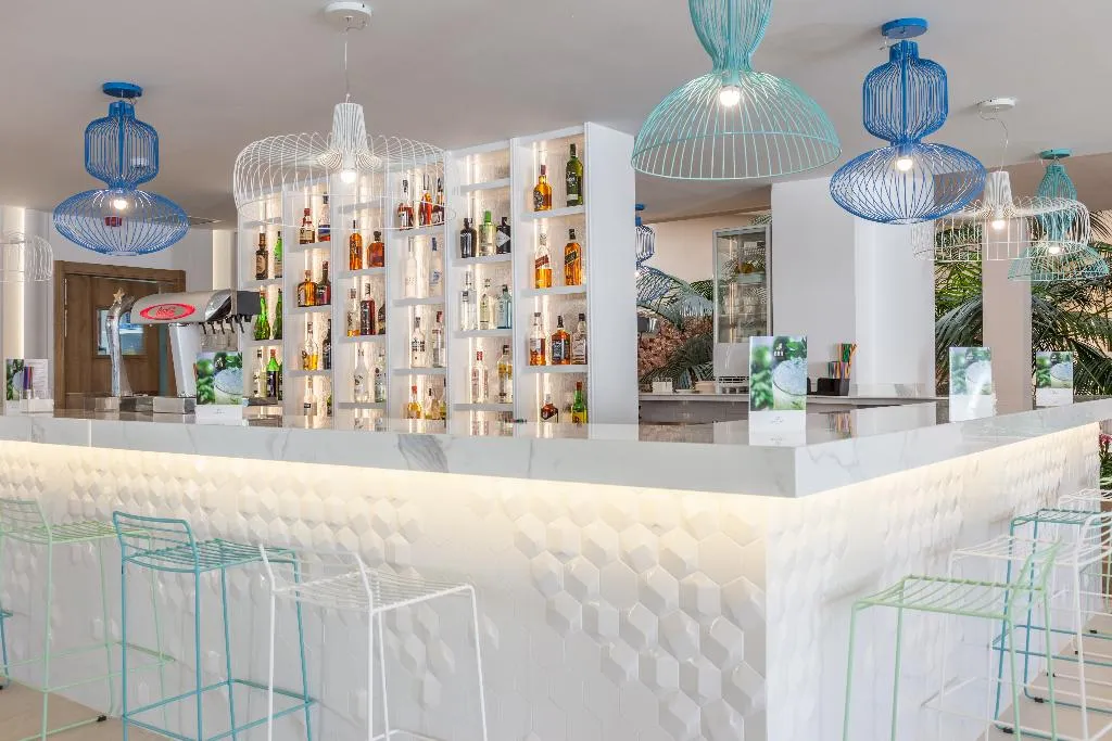 Bar, Zafiro Palmanova, Majorca