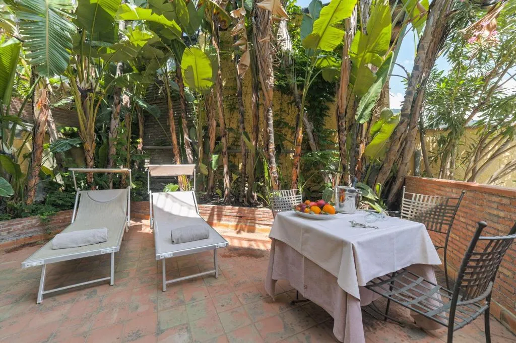 Terrace, Hotel Baia Delle Sirene, Taormina