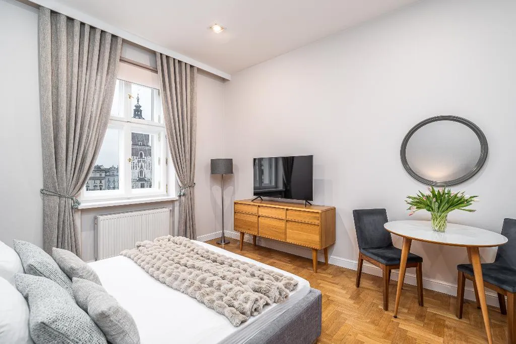STUDIO CITY VIEW Room, Venetian House Market Square Aparthotel, Krakow