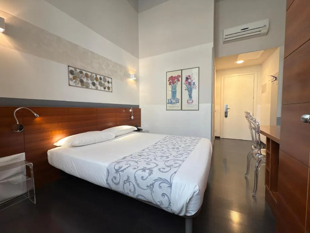 Double or Twin SUPERIOR Room, Hotel Europa, Milan