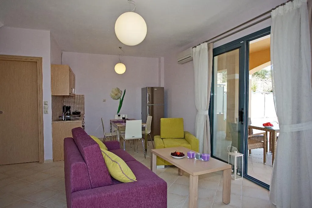 VILLA WITH PRIVATE POOL Room, Carme Villas, Crete
