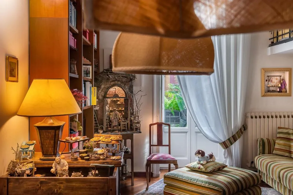 Lobby, Week-end a Napoli, Naples