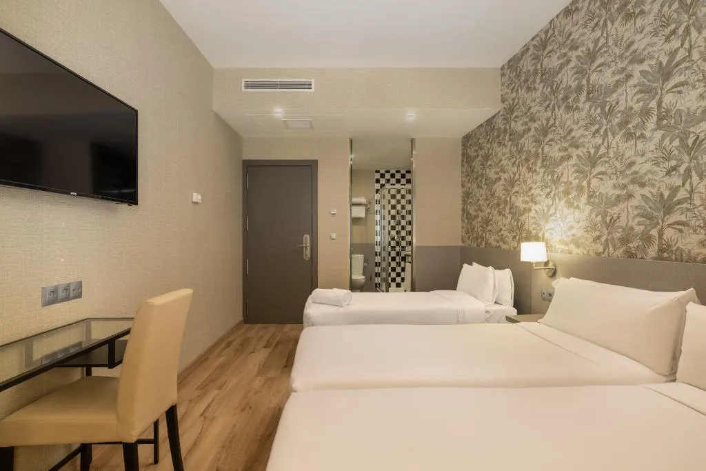 Room, Avenida Gran Via, Madrid