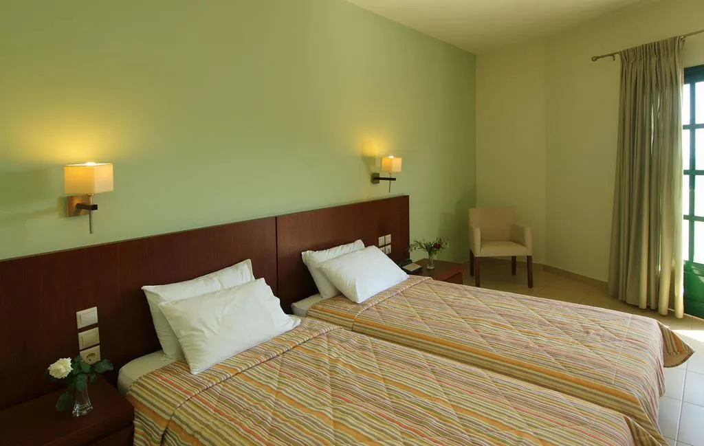 Double or Twin SIDE SEA VIEW Room, Skiathos Club Hotel & Suites, Skiathos