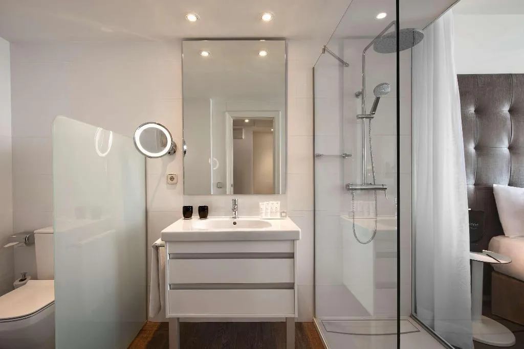 DOUBLE SEA VIEW Room, Melia Palma Marina, Majorca