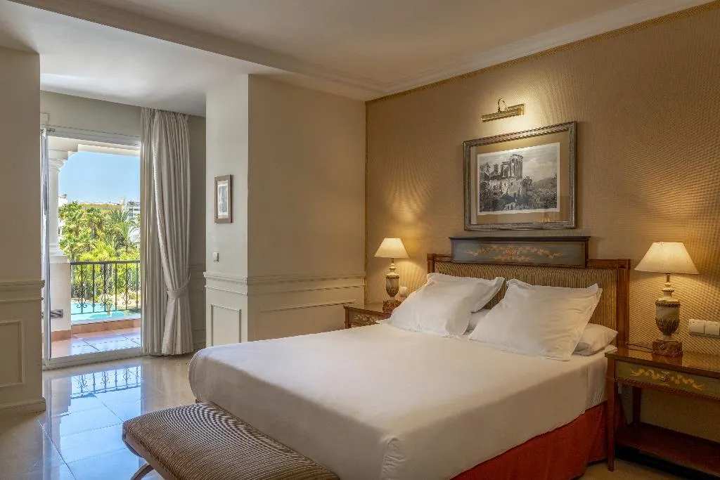 STUDIO POOL VIEW Room, Guadalpin Suites, Costa Del Sol