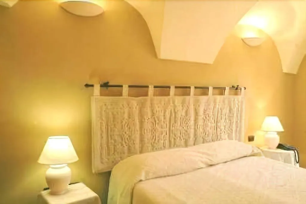 Room, Corte Fiorita, Alghero