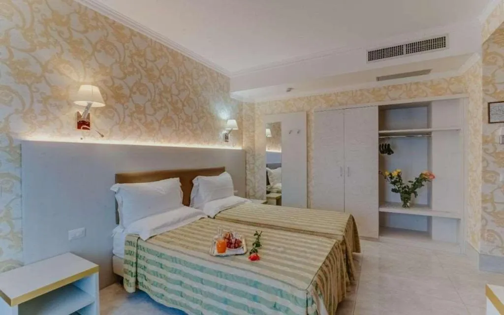 Room, Flora Hotel, Milan