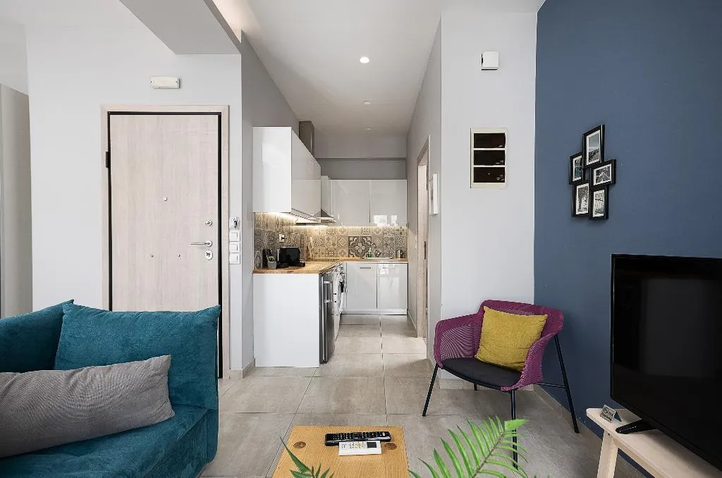 DOUBLE SUPERIOR WITH BALCONY Room, Omnia Pagrati Apartments, Athens