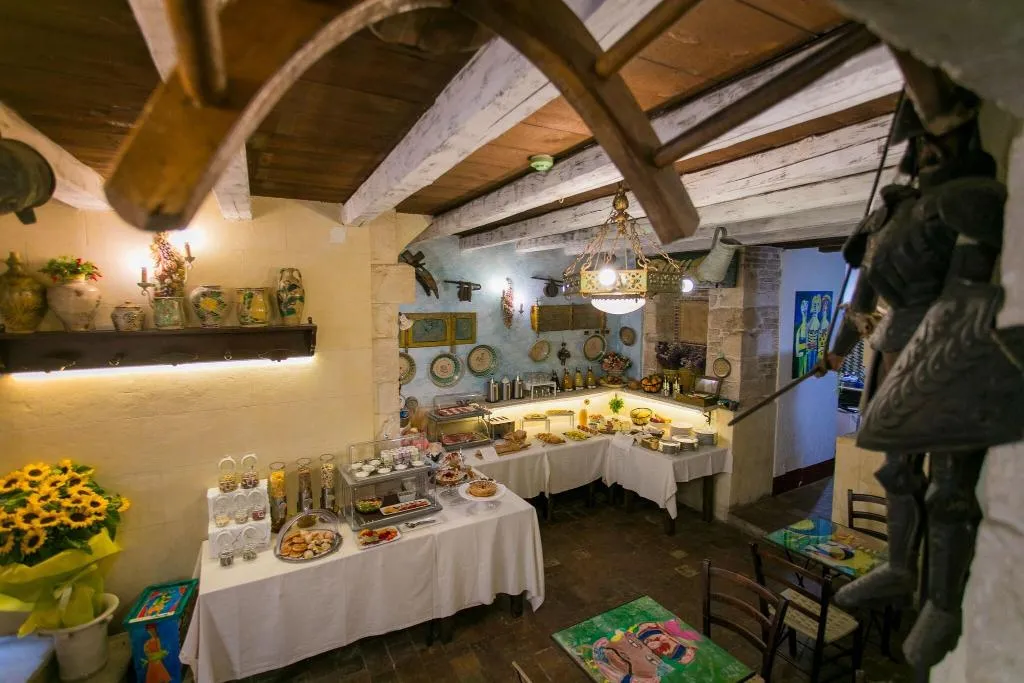 Restaurant, Charme Henry S House, Catania