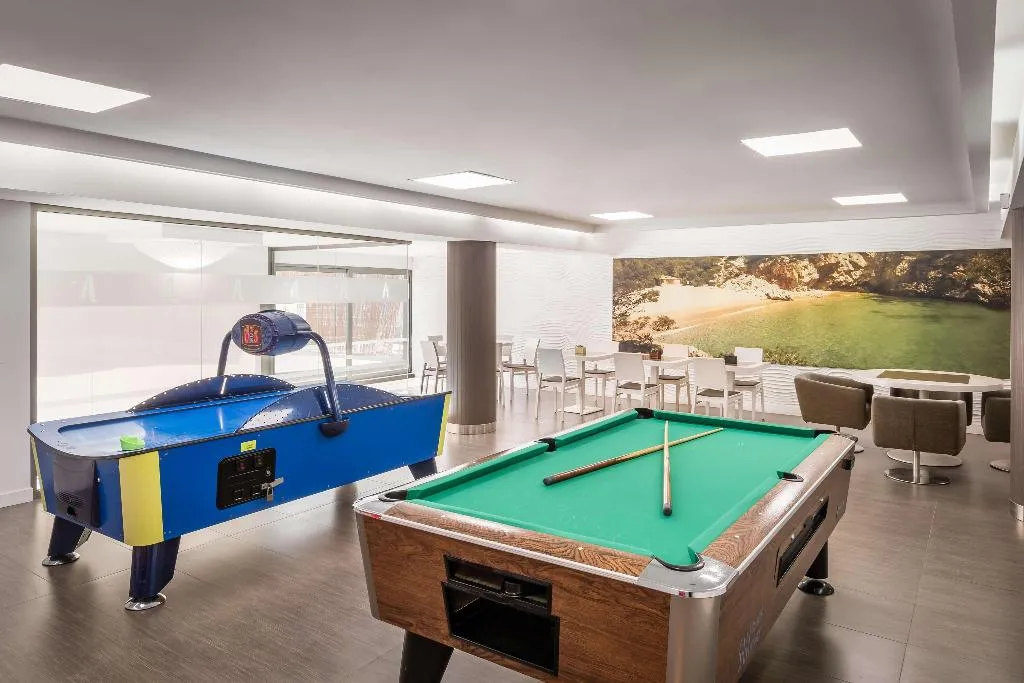 Sports and Entertainment, Alegria Mariner, Costa Brava