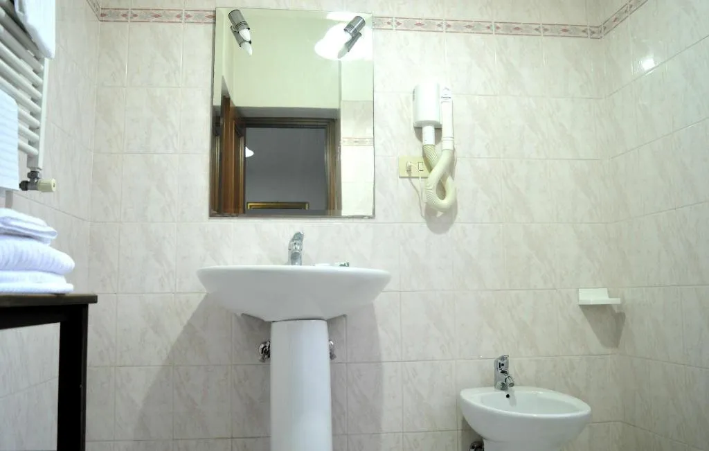 Room, Malaga, Rome