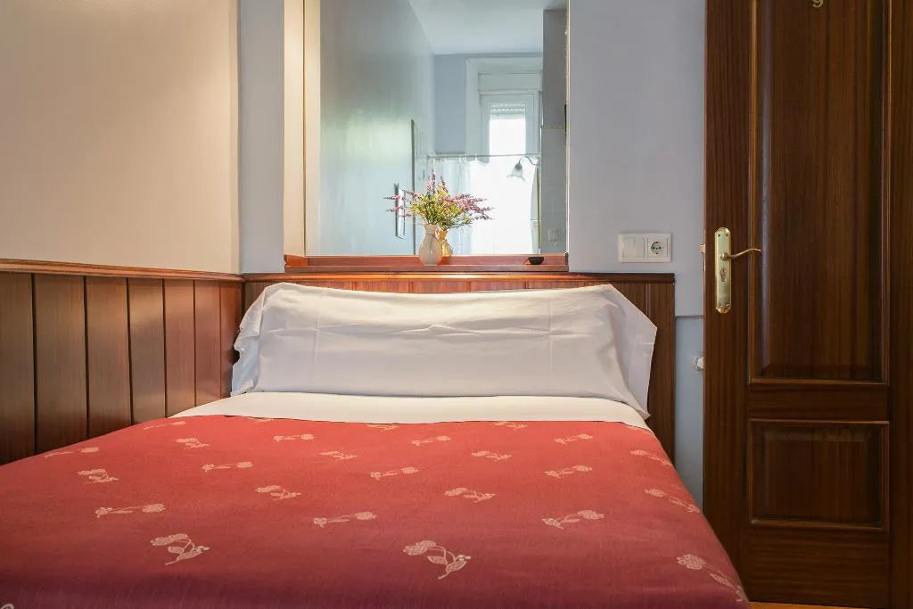 Room, La Vera, Madrid