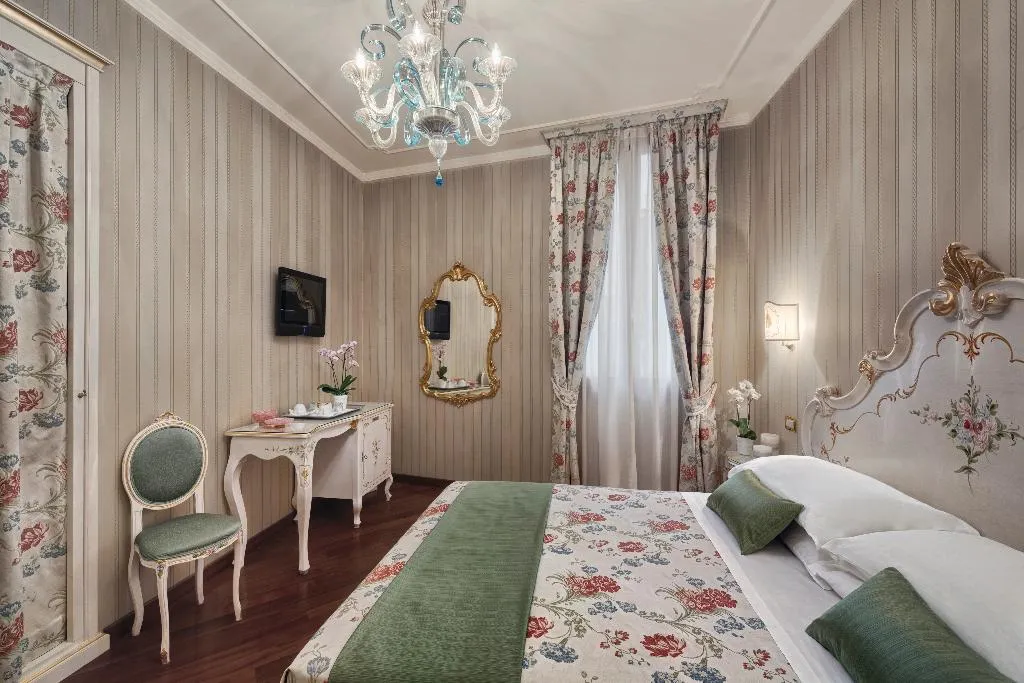 DOUBLE STANDARD Room, Antica Locanda Al Gambero, Venice