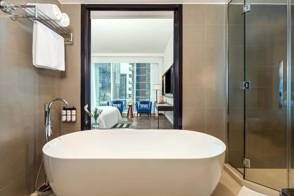 SUITE DELUXE Room, Pullman Dubai Downtown, Dubai