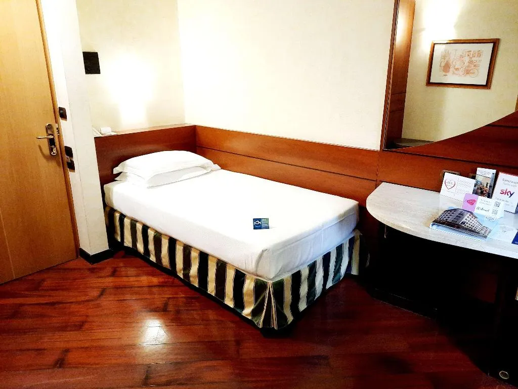 SINGLE ECONOMY Room, Hotel Mirage Sure Hotel Collection by Best Western, Milan