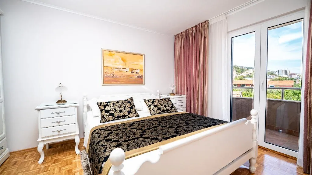 APARTMENT CAPACITY 4 TWO BEDROOMS Room, Villa Rustica Dalmatia, Split