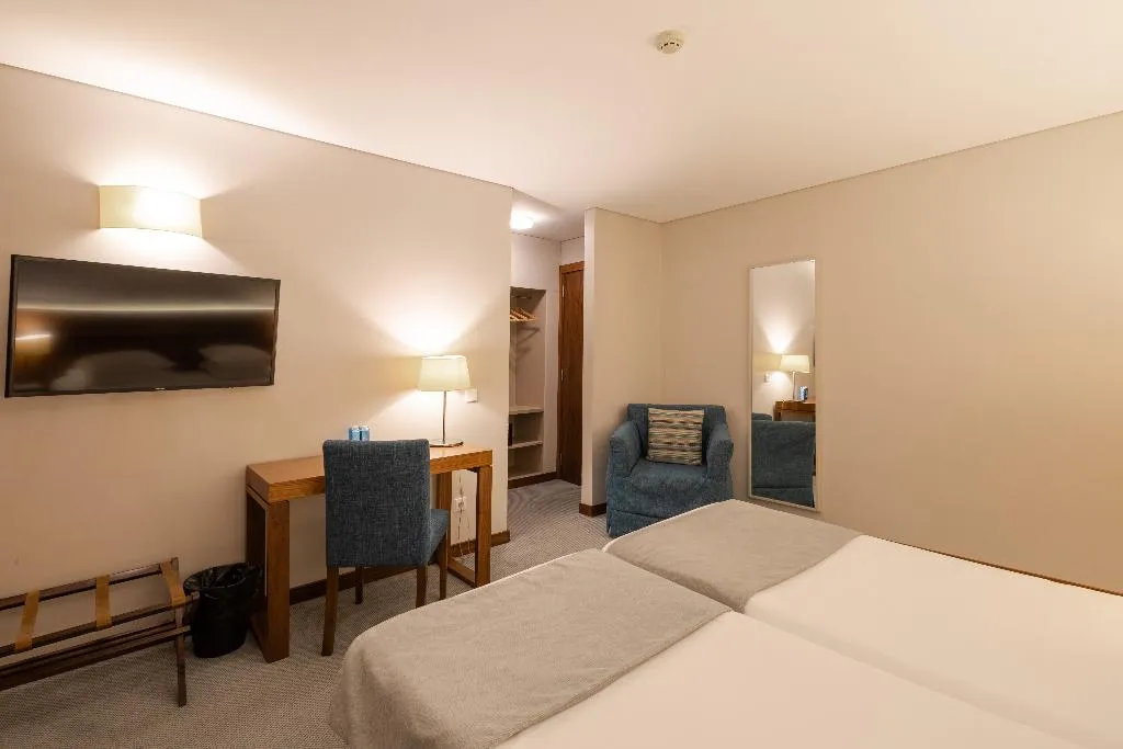 Double or Twin STANDARD Room, Navarras, Porto