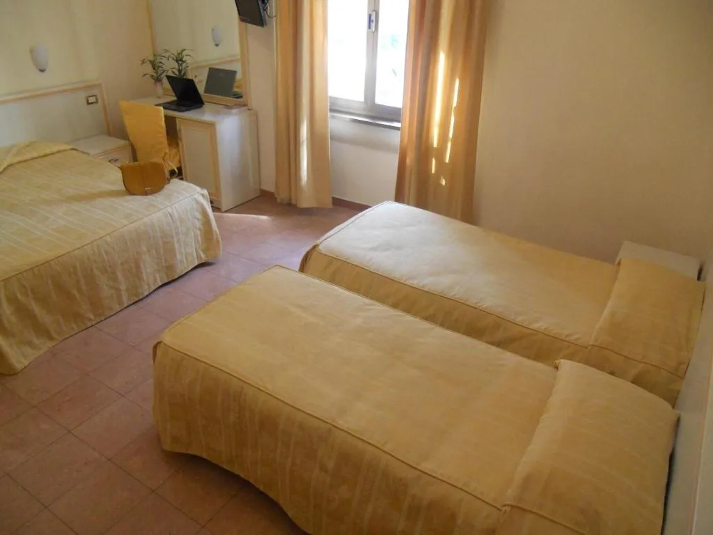 QUADRUPLE THREE BEDS Room, Adler, Milan