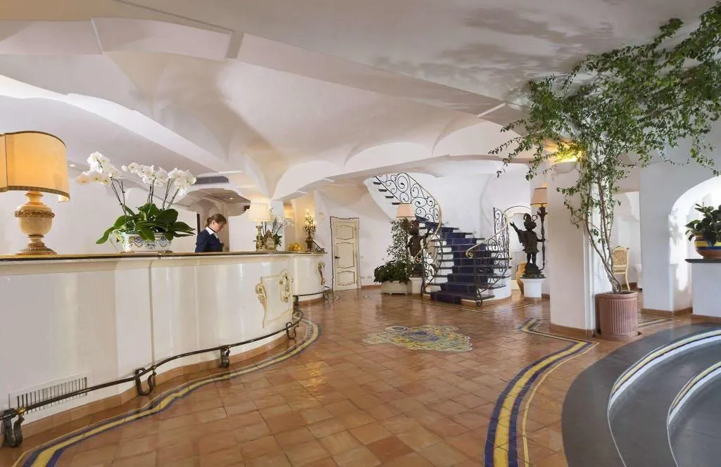 Lobby, Covo dei Saraceni, Naples