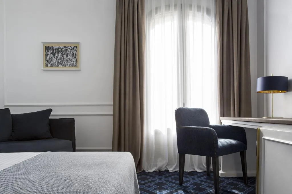 TRIPLE SUPERIOR WITH VIEWS Room, Midmost Barcelona, Barcelona