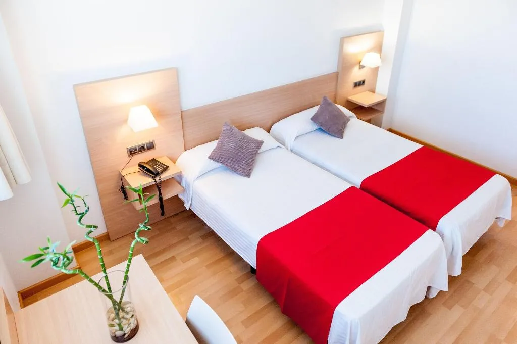 Room, Bag, Valencia