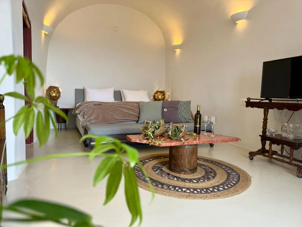 CAVE ONE BEDROOM ONE BATHROOM Room, Elysian Santorini, Santorini