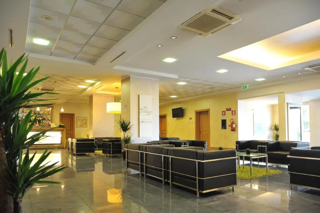 Lobby, Palace Hotel Zingonia, Milan