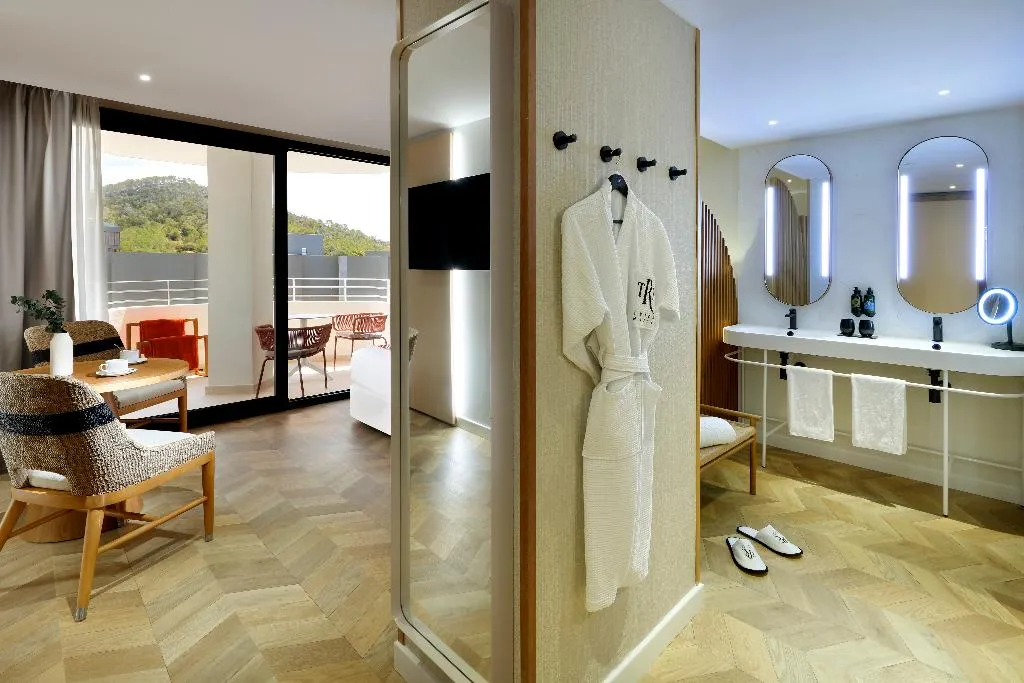 DOUBLE DELUXE Room, TRS Ibiza Hotel, Ibiza