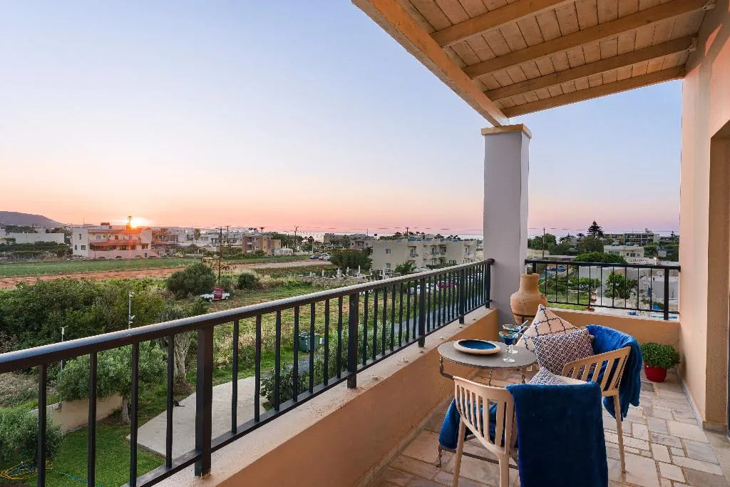 SUITE DELUXE SEA VIEW Room, Golden Bay Apartments-Garden Haven, Crete