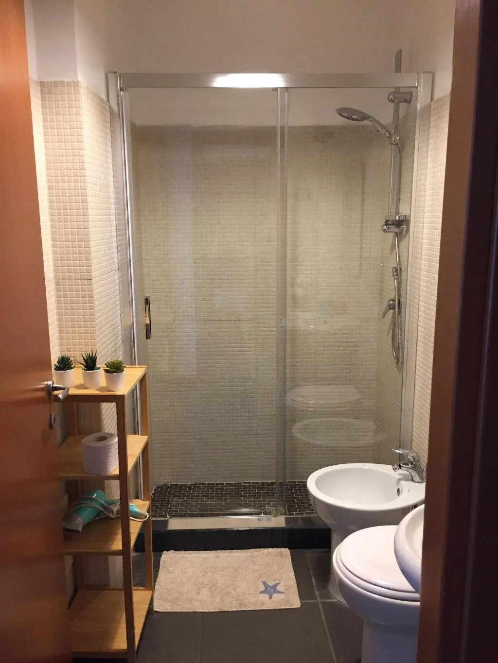 Room, Four Rooms, Catania