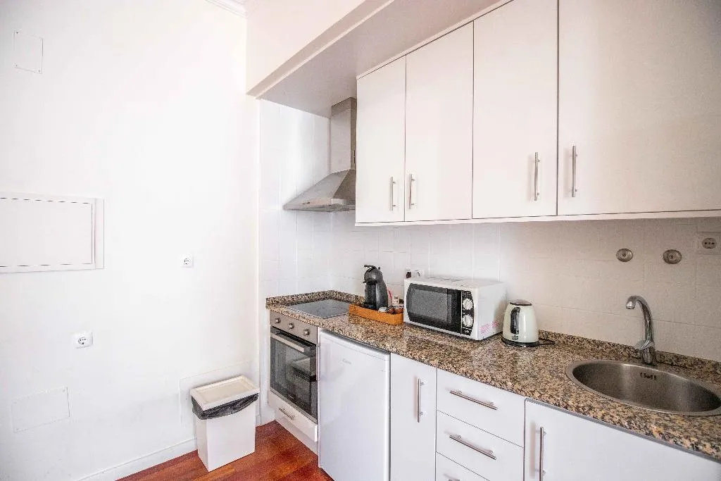 APARTMENT ONE BEDROOM Room, Residencial Alcobia, Lisbon