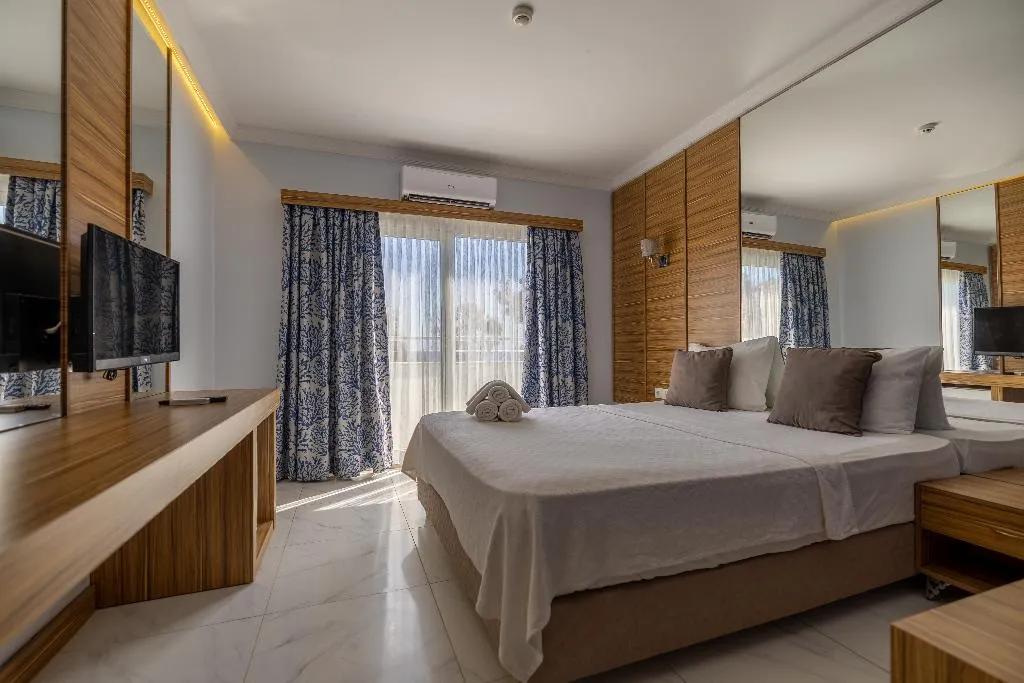 DOUBLE POOL VIEW Room, Ladonia Hotels Mio Bianco Resort, Bodrum