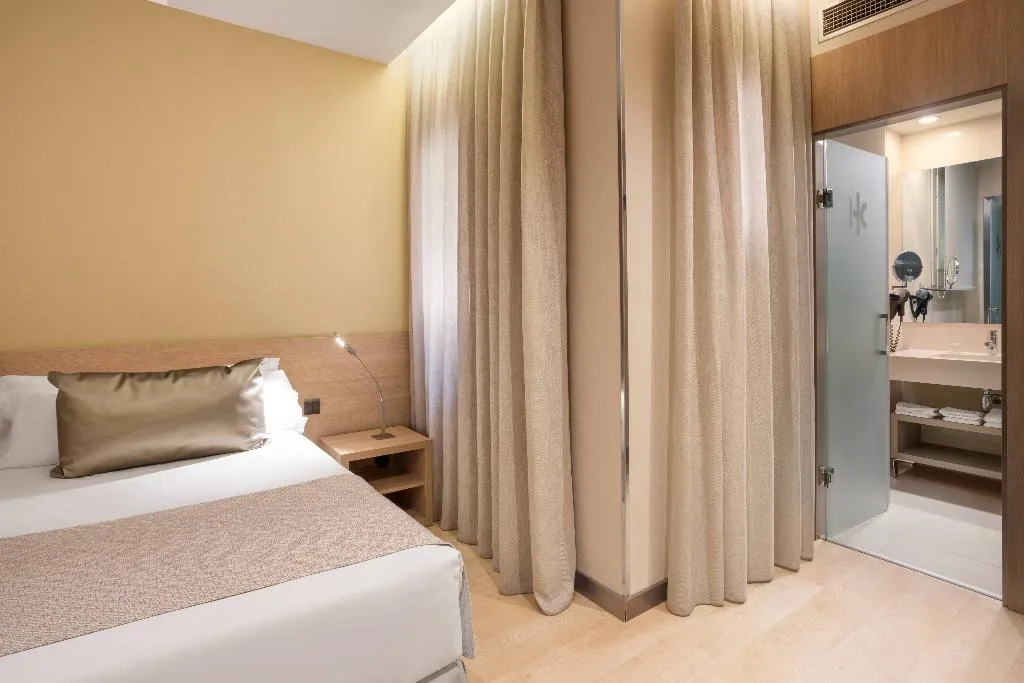 SINGLE STANDARD Room, Catalonia Atocha, Madrid