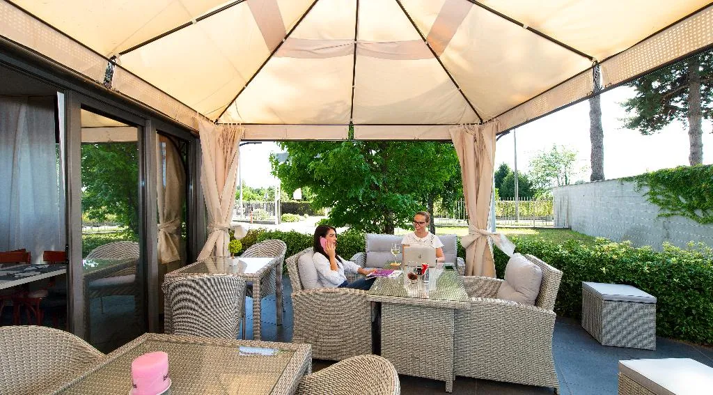 Terrace, D120, Milan