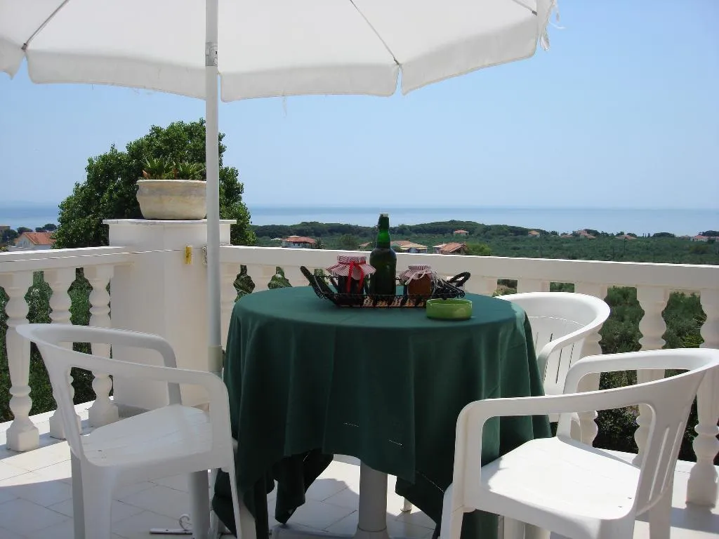 FAMILY ROOM STANDARD Room, Villa Kapnisi, Zante