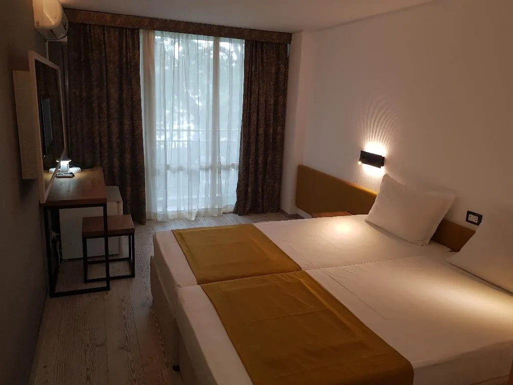 Room, Tintyava, Varna