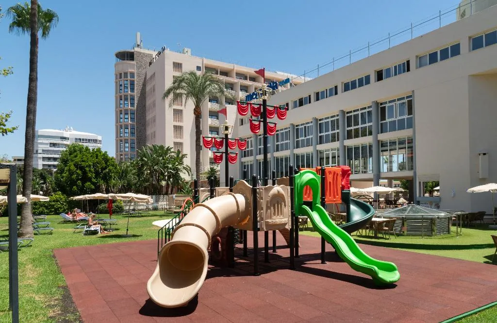 Sports and Entertainment, Medplaya Pez Espada, Costa Del Sol