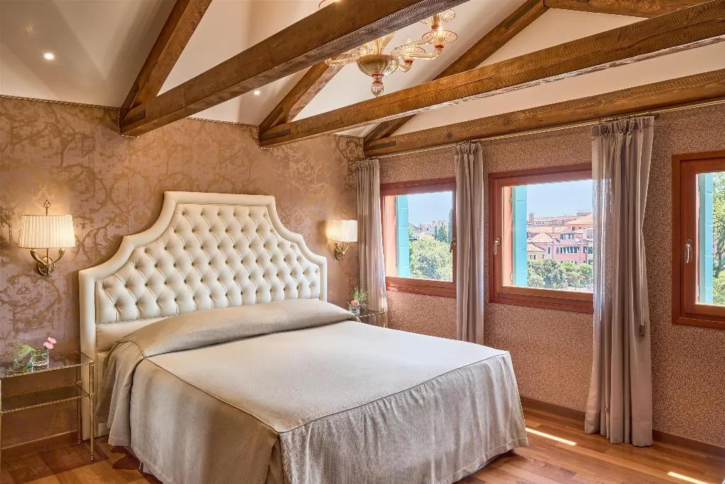 Room, Santa Chiara, Venice